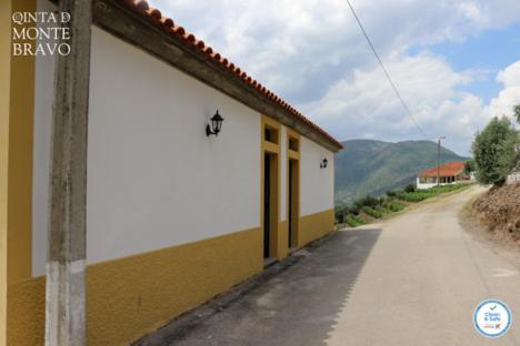 Quinta do Monte Bravo - DOURO - Quarto Duplo Ervedosa do Douro Exterior foto